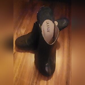 Heeled clogs, comes with original box.